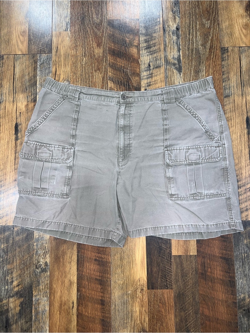 Savane Men's Cargo Shorts in Light Taupe